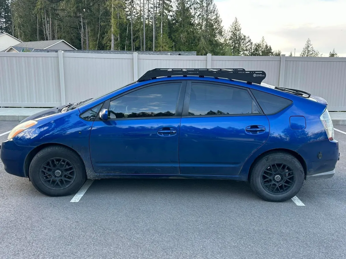 2004-2009 Toyota Prius Aluminum Roof Rack